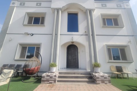 8 bedrooms Villa in Muscat, Oman No. 98589 1