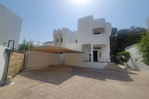 Villa de 6 dormitorios en Al Qurm, Oman No. 98591 1
