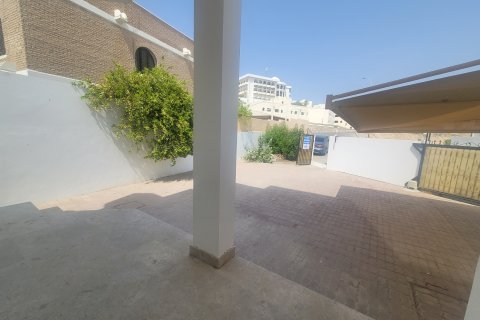 Villa de 6 dormitorios en Al Qurm, Oman No. 98591 4