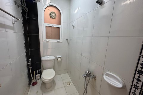 Apartment de 2 dormitorios en Ruwi, Oman No. 98588 3