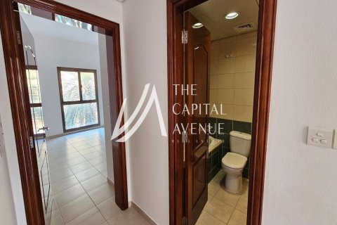 Villa de 4 dormitorios en Abu Dhabi Gate City, UAE No. 86778 13