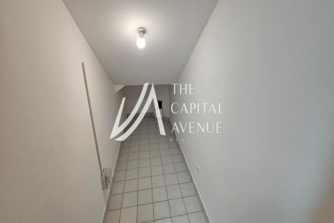 Villa de 4 dormitorios en Abu Dhabi Gate City, UAE No. 86778 12