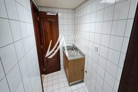 Villa de 4 dormitorios en Abu Dhabi Gate City, UAE No. 86778 9