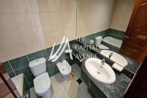 Villa de 4 dormitorios en Abu Dhabi Gate City, UAE No. 86778 15