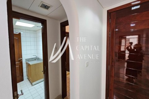 Villa de 4 dormitorios en Abu Dhabi Gate City, UAE No. 86778 8