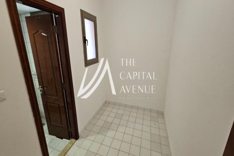 Villa de 4 dormitorios en Abu Dhabi Gate City, UAE No. 86778 11
