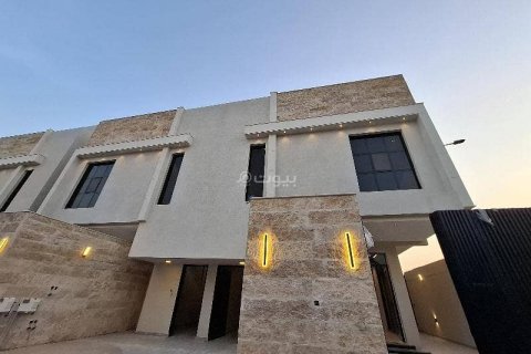 Квартира с 4 спальнями в Эр-Рияд, Саудовская Аравия №69157 1