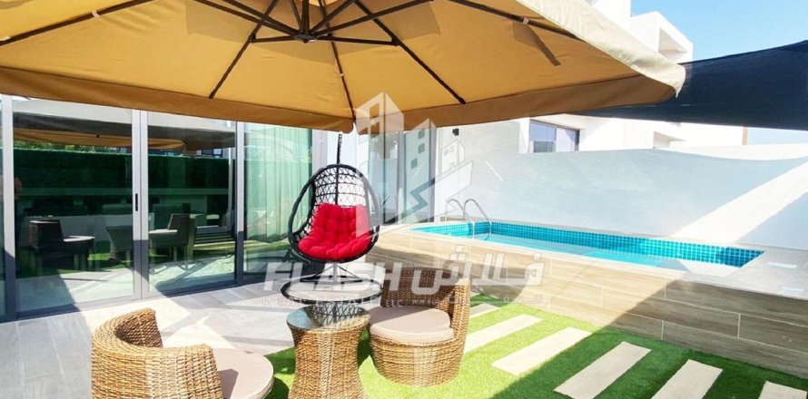 Townhouse de 3 dormitorios en Mina Al Arab, UAE No. 32508