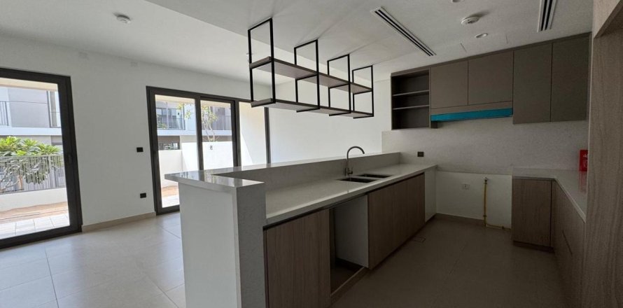 3 bedrooms Townhouse in Aura, UAE No. 102877
