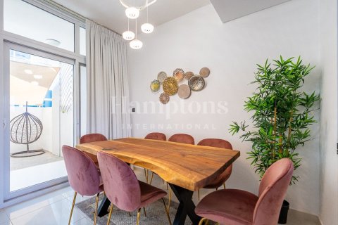 Townhouse de 3 dormitorios en Dubai, UAE No. 72709 1