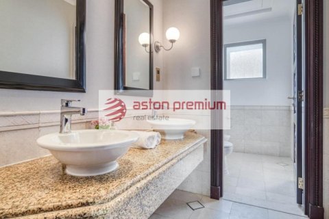 4 bedrooms Villa in Palm Jumeirah, UAE No. 86112 21