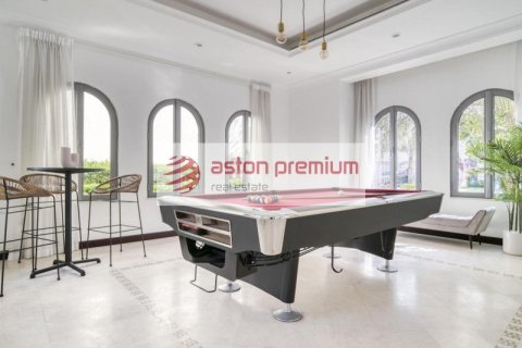 4 bedrooms Villa in Palm Jumeirah, UAE No. 86112 9