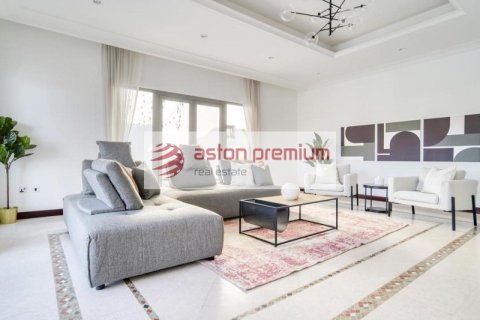 4 bedrooms Villa in Palm Jumeirah, UAE No. 86112 1