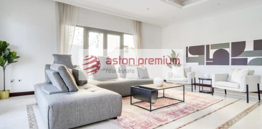 4 bedrooms Villa in Palm Jumeirah, UAE No. 86112