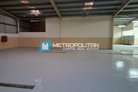 3399.9m² Warehouse in Mussafah, UAE No. 87304 7