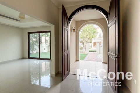 Villa de 6 dormitorios en Rosa, UAE No. 74179 6
