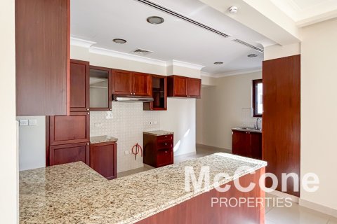 Villa de 6 dormitorios en Rosa, UAE No. 74179 11