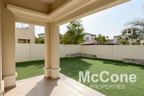 Villa de 6 dormitorios en Rosa, UAE No. 74179 26