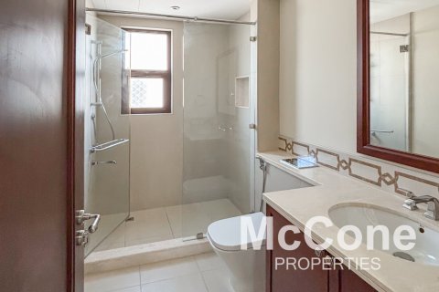 Villa de 6 dormitorios en Rosa, UAE No. 74179 17