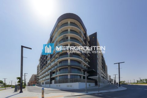 Квартира с 2 спальнями в Masdar City, ОАЭ №104812 1