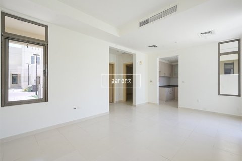 Villa de 3 dormitorios en Dubai, UAE No. 102344 3