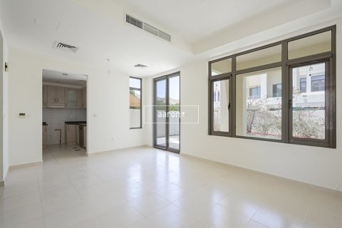 Villa de 3 dormitorios en Dubai, UAE No. 102344 4