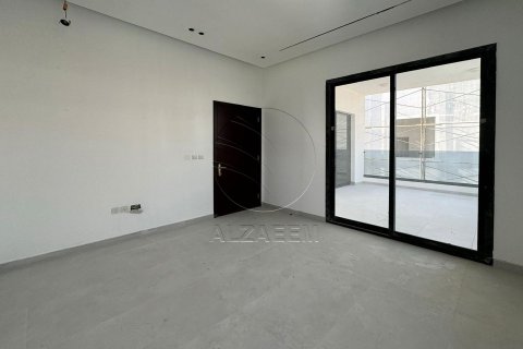 Villa de 5 dormitorios en Al Shamkha, UAE No. 91321 7