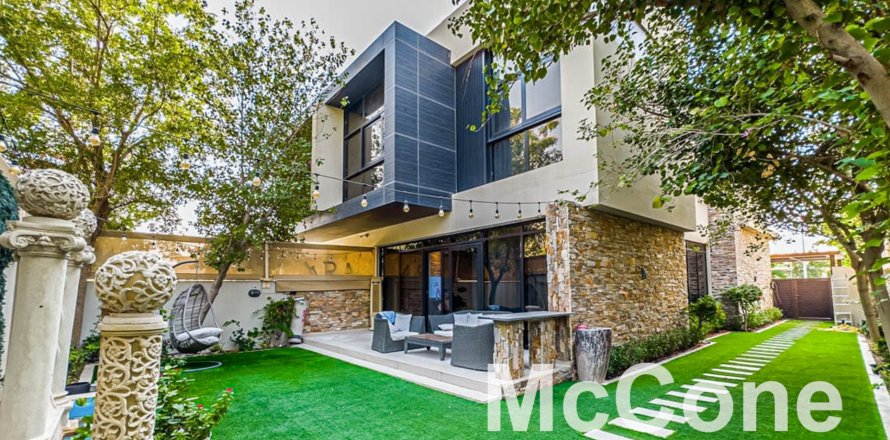 3 bedrooms Villa in Topanga, UAE No. 74473