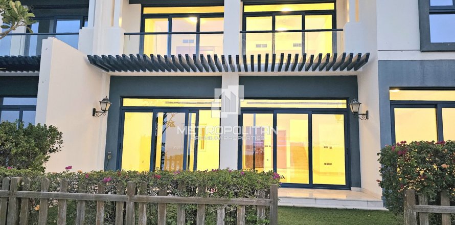 Вилла с 5 спальнями в Palma Residences, ОАЭ №40537