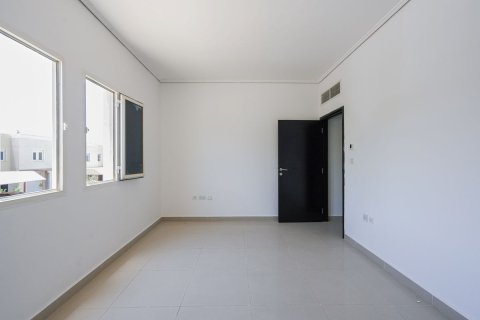 Commercial property de 5 dormitorios en Al Reef, UAE No. 79847 6
