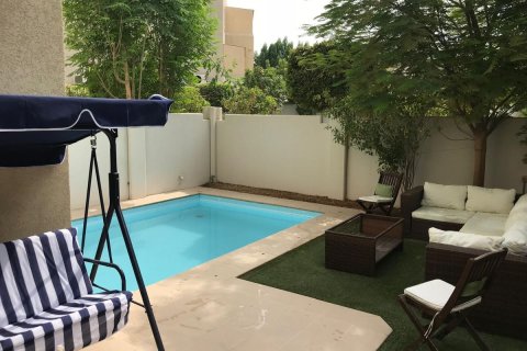 Commercial property de 5 dormitorios en Al Reef, UAE No. 79847 3