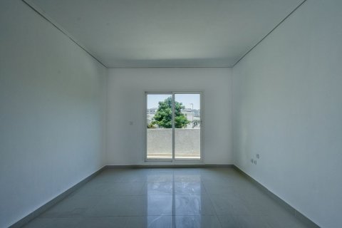 Commercial property de 5 dormitorios en Al Reef, UAE No. 79847 4