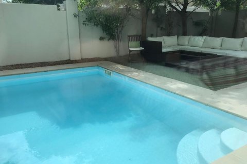 Commercial property de 5 dormitorios en Al Reef, UAE No. 79847 13