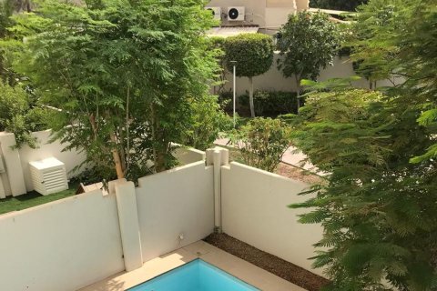 Commercial property de 5 dormitorios en Al Reef, UAE No. 79847 12