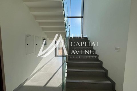 Villa de 4 dormitorios en Abu Dhabi, UAE No. 86574 7
