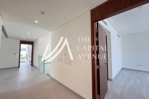 Villa de 4 dormitorios en Abu Dhabi, UAE No. 86574 12