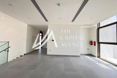 Villa de 4 dormitorios en Abu Dhabi, UAE No. 86574 15