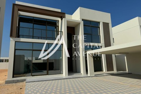 Villa de 4 dormitorios en Abu Dhabi, UAE No. 86574 2
