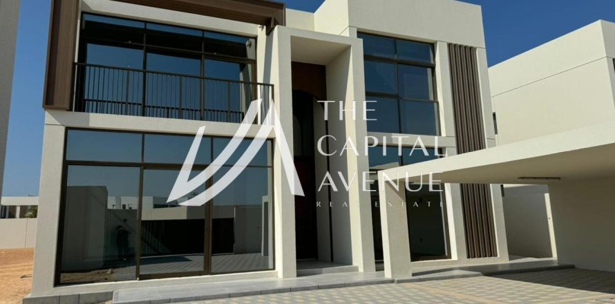 Villa de 4 dormitorios en Abu Dhabi, UAE No. 86574