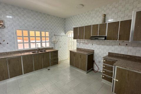 Villa de 2 dormitorios en Al Khuwair, Oman No. 105031 7