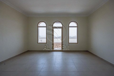 Villa de 4 dormitorios en Abu Dhabi, UAE No. 90190 11