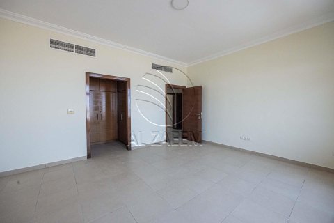 Villa de 4 dormitorios en Abu Dhabi, UAE No. 90190 10