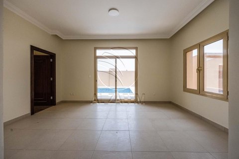 Villa de 4 dormitorios en Abu Dhabi, UAE No. 90190 24