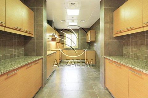 Villa de 4 dormitorios en Abu Dhabi, UAE No. 90190 21
