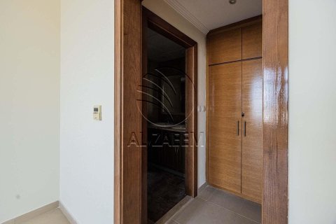 Villa de 4 dormitorios en Abu Dhabi, UAE No. 90190 7