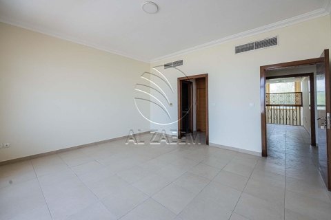 Villa de 4 dormitorios en Abu Dhabi, UAE No. 90190 8