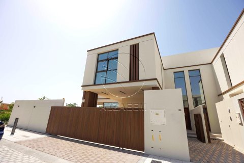 Townhouse de 3 dormitorios en Abu Dhabi, UAE No. 90191 2