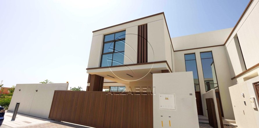 Townhouse de 3 dormitorios en Abu Dhabi, UAE No. 90191