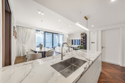 Appartement de 3 chambres à Boulevard Point, UAE No. 62105 11