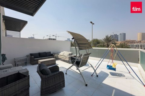 Villa de 3 dormitorios en Dubai, UAE No. 100604 4